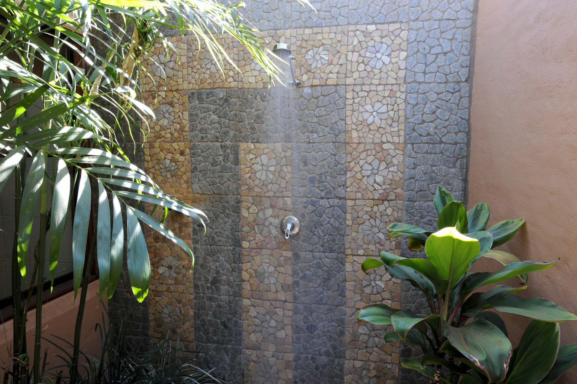 Bali Hai Resort & Spa Бруум Екстериор снимка