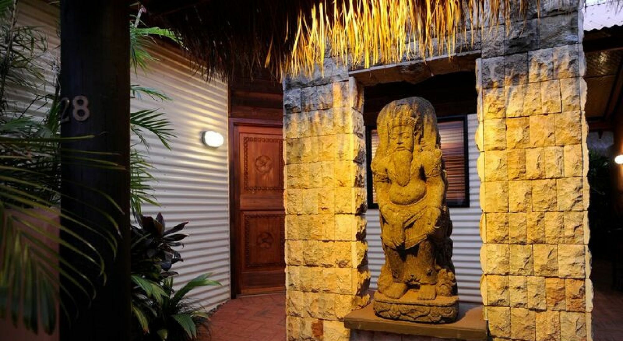 Bali Hai Resort & Spa Бруум Екстериор снимка