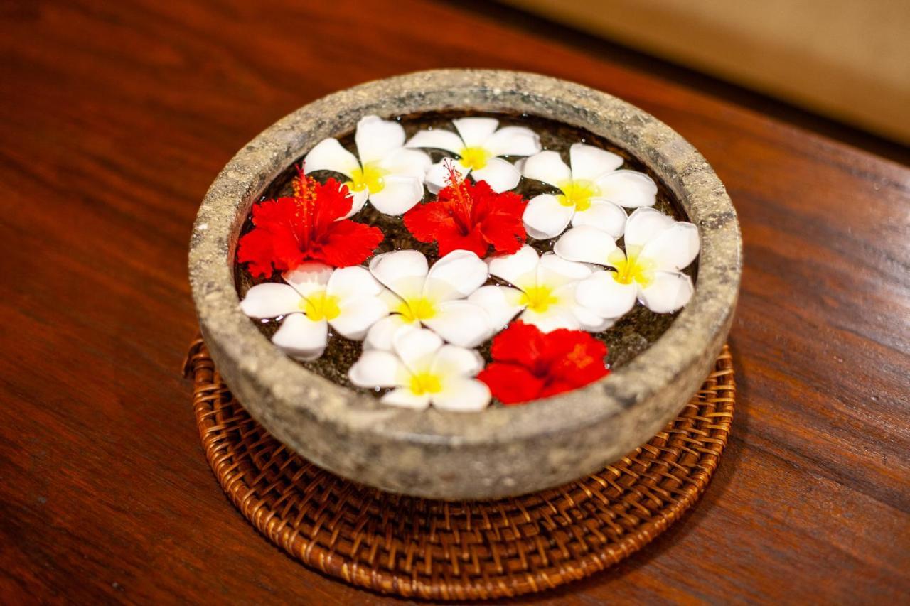 Bali Hai Resort & Spa Бруум Екстериор снимка